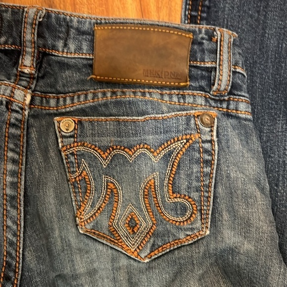 MEK Denim - MEK USA DENIM Women’s 26x34 straight cut - ripped